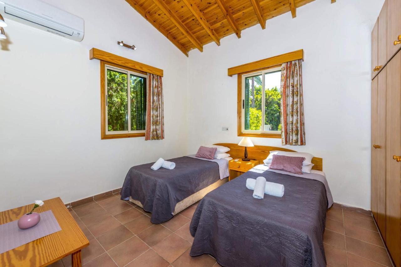 Villa Rosie by Villa Plus Polis Esterno foto