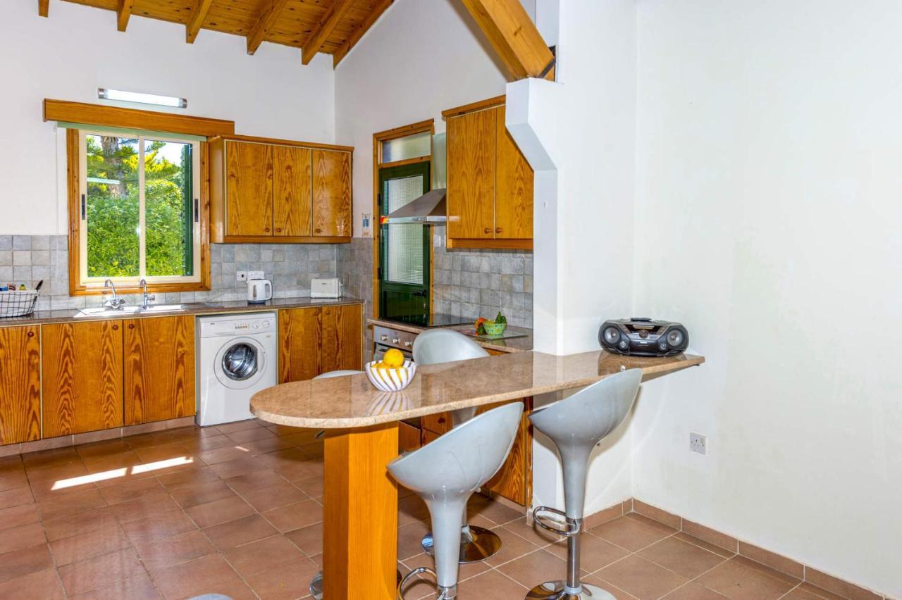 Villa Rosie by Villa Plus Polis Esterno foto